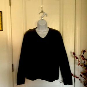 Ann Taylor V neck sweater in rich gray merino wool.